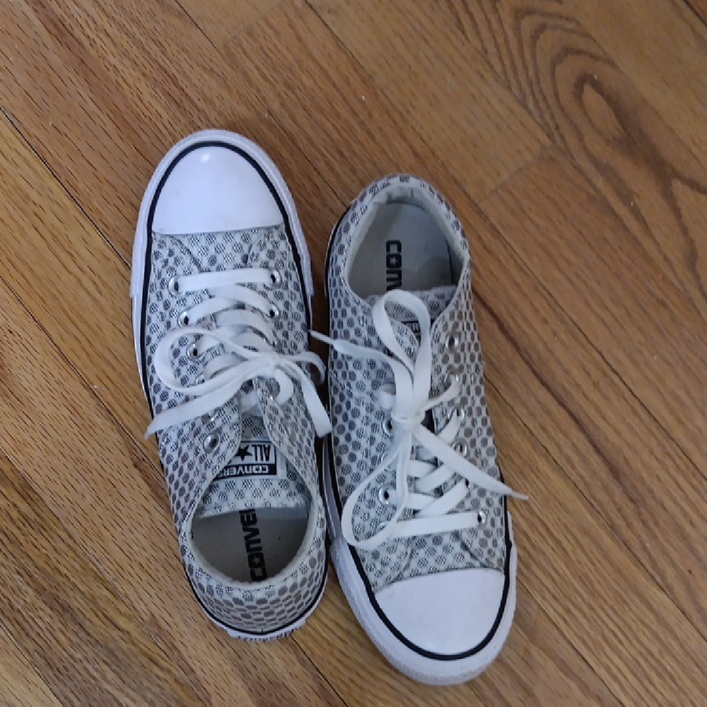Converse Gray/Silver pattern sneakers
